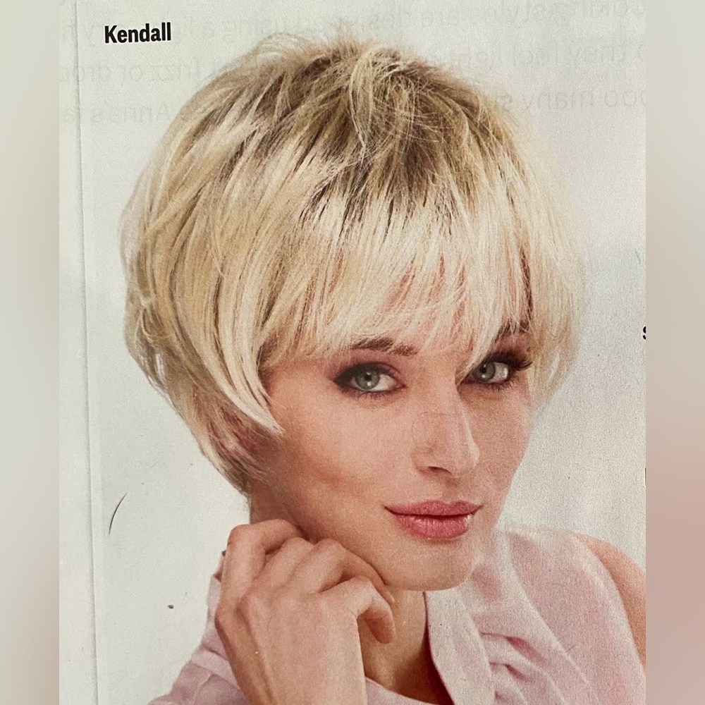 Elegant Blonde Women's Wig